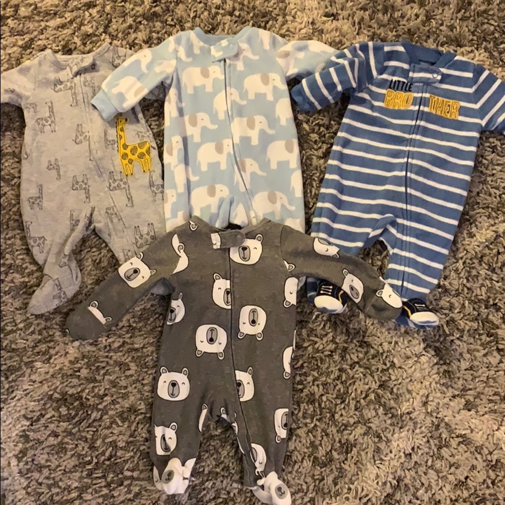 Carter’s Newborn Onesie Bundle of 4.